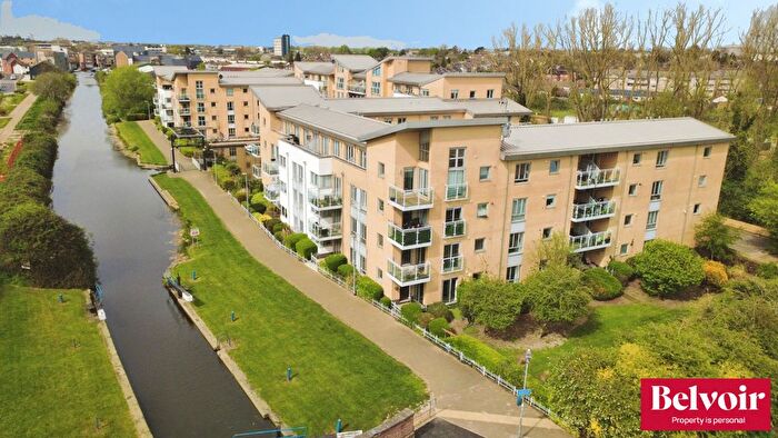 2 Bedroom Flat For Sale In Hill Road South, Chelmsford, Essex, CM2