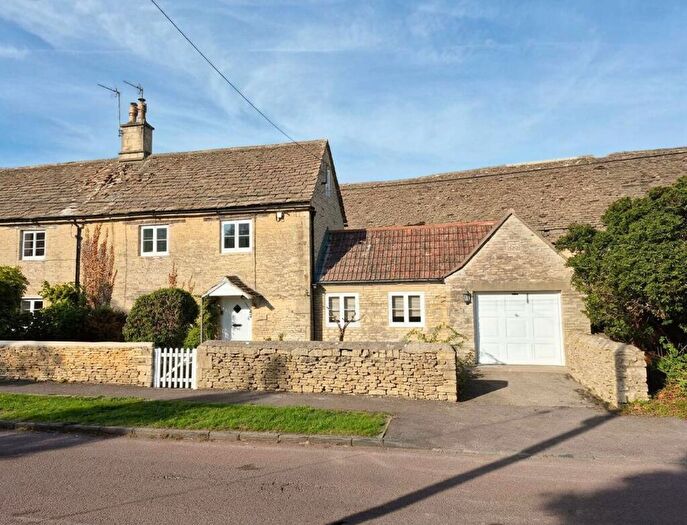 2 Bedroom Cottage For Sale In High Street, Tormarton, GL9