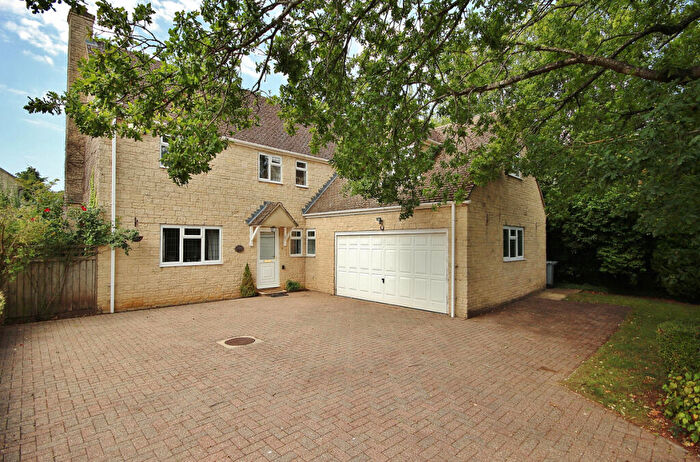 4 Bedroom Detached House For Sale In Wroslyn Road, Freeland, OX29