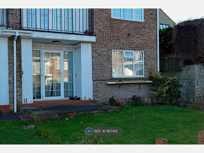 2 Bedroom Flat To Rent In Grenoside, Sheffield, S35