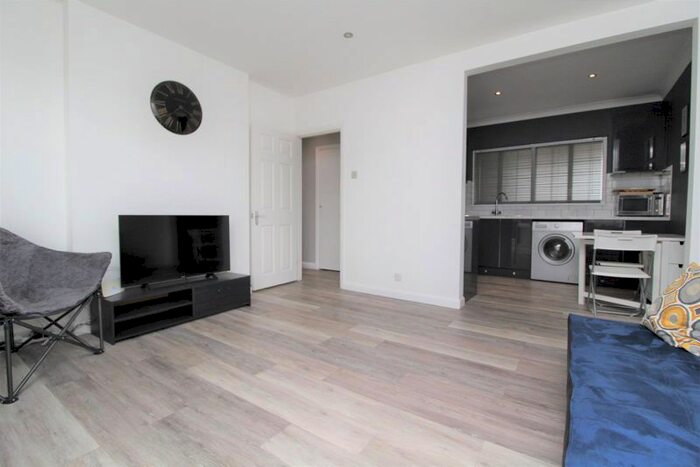1 Bedroom Property To Rent In Shevon Way, Brentwood, CM14