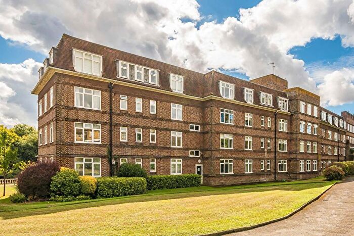 1 Bedroom Flat For Sale In Thames Eyot, Twickenham, TW1
