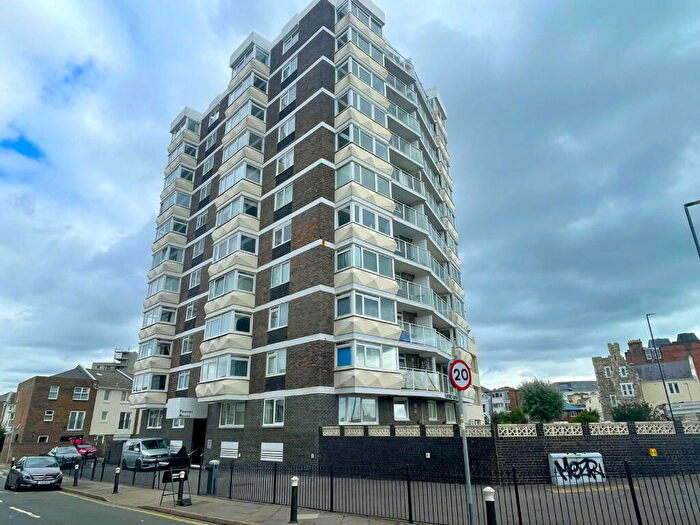 2 Bedroom Flat For Sale In Fastnet House, South Parade, Southsea, PO5