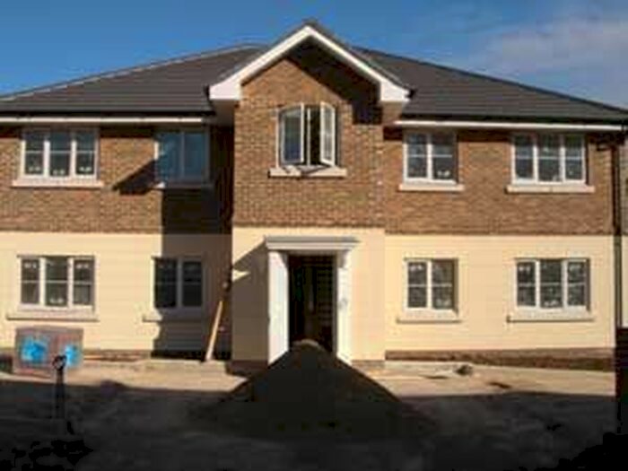 2 Bedroom Flat To Rent In Provident Court, Millers Close, Dartford, Kent, DA1