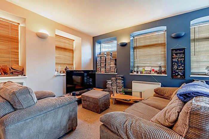 1 Bedroom Flat For Sale In Harborough Road, Rushden, NN10