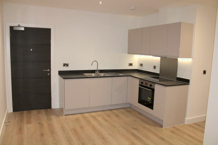 2 Bedroom Flat To Rent In Broadoaks, Streetsbrook Road, Solihull, B91