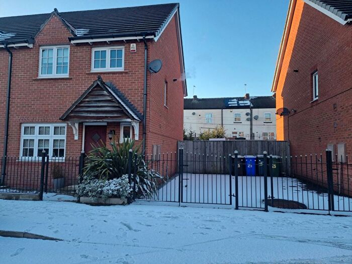 3 Bedroom Semi Detached House To Rent In Hanson Road, Manchester, M40