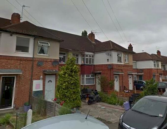 2 Bedroom Maisonette Flat To Rent In Barnard Gardens, New Malden, KT3