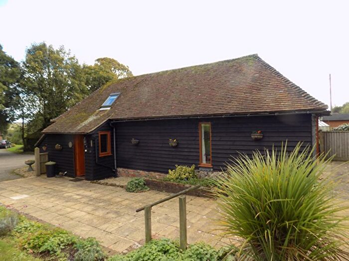 3 Bedroom Property To Rent In Sycamore Barn, Elmsted, TN25