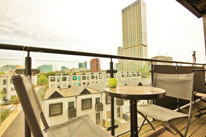 2 Bedroom Apartment To Rent In Springfield Court, Dean Road, Salford, Lancashire, M3