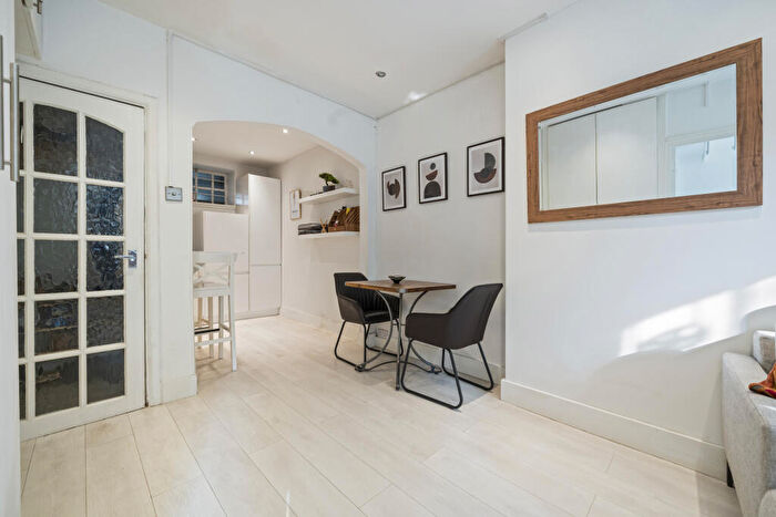1 Bedroom Flat For Sale In Mortimer Crescent, London, NW6