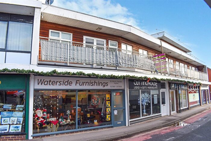 2 Bedroom Flat To Rent In Marsh Parade, Hythe, Southampton, SO45