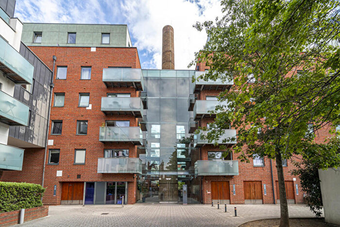 2 Bedroom Apartment For Sale In Tiltman Place, Finsbury Park, Islington, N7