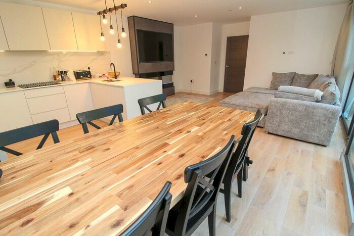2 Bedroom Apartment To Rent In Lindsay Road, Poole, BH13