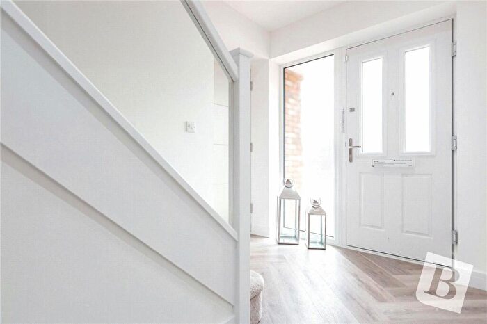 4 Bedroom Detached House For Sale In Sloane Mews, Prospect Road, Hornchurch, RM11