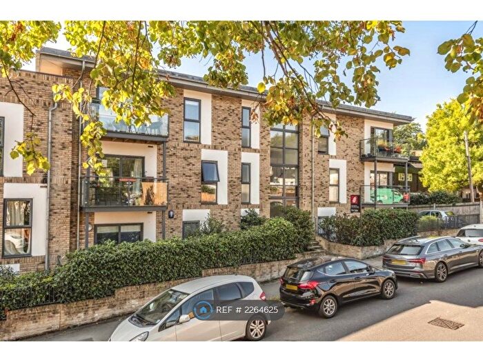 2 Bedroom Flat To Rent In Brockley Park, London, SE23