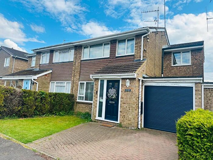 4 Bedroom Semi-Detached House For Sale In Springfield Gardens, Deanshanger, MK19