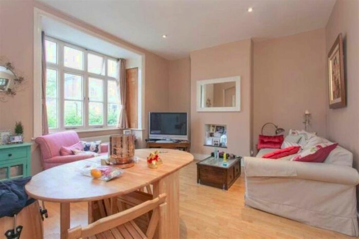 1 Bedroom Flat To Rent In St Stephens Avenue, London, W12