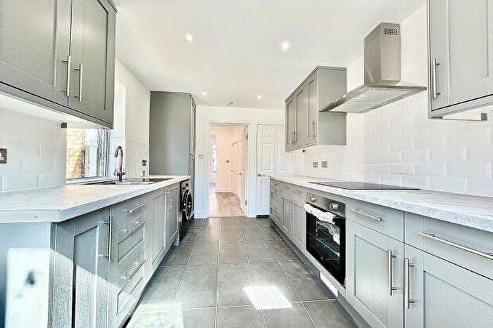 3 Bedroom Property To Rent In Blenheim Road, London, E17