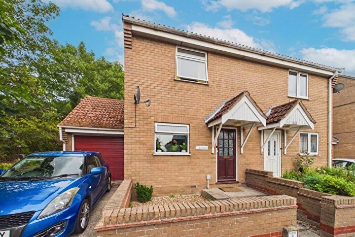 3 Bedroom Semi Detached House For Sale In Lime Kiln Lane, Thetford, IP24