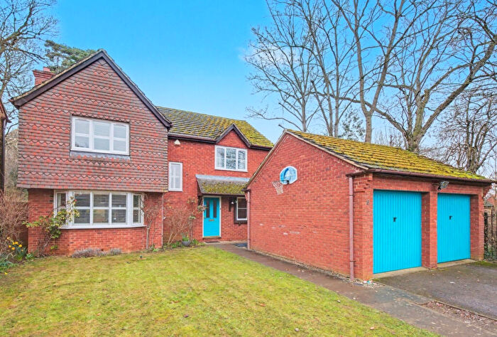 5 Bedroom Detached House For Sale In David Nicholls Close, Oxford, OX4