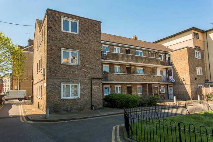 3 Bedroom Flat To Rent In Globe Road, London, E2