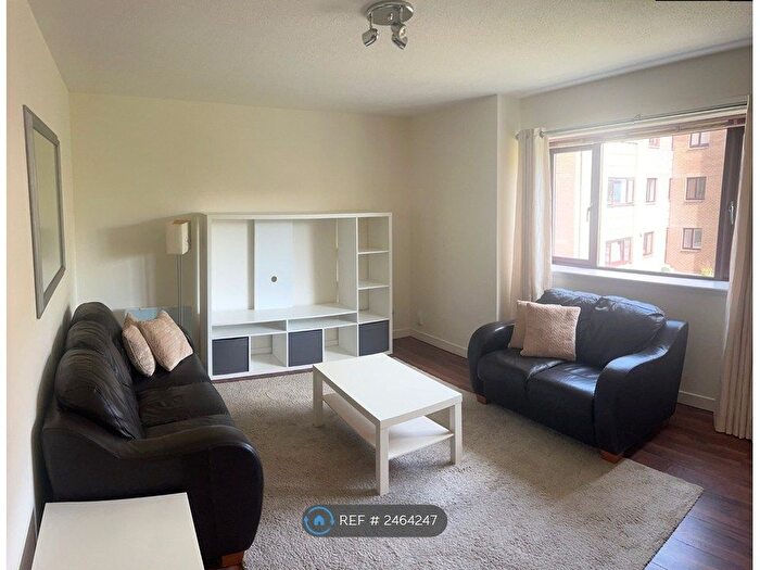 2 Bedroom Flat To Rent In Allanfield, Edinburgh, EH7