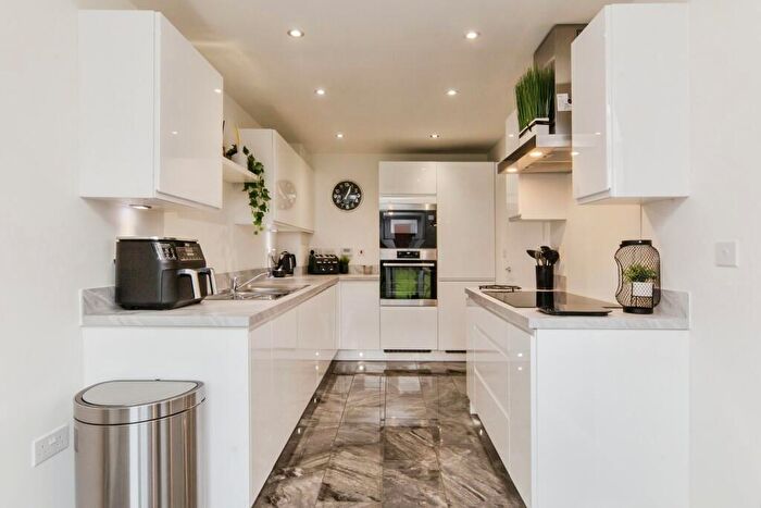 4 Bedroom Detached House For Sale In Randalls Drive, Crewe, Cheshire, CW1