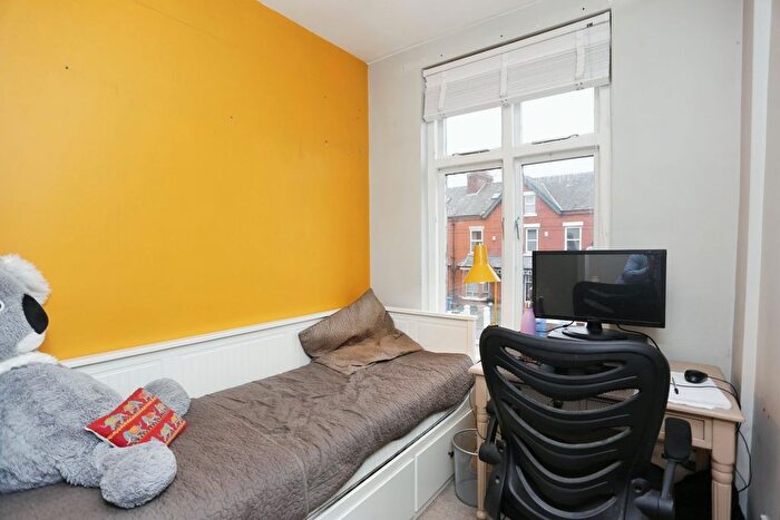 3 Bedroom Terraced House For Sale In Manchester Road, Heaton Chapel, Stockport, SK4