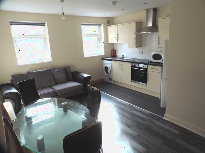 2 Bedroom Flat To Rent In Clifton Street, Cardiff, CF24