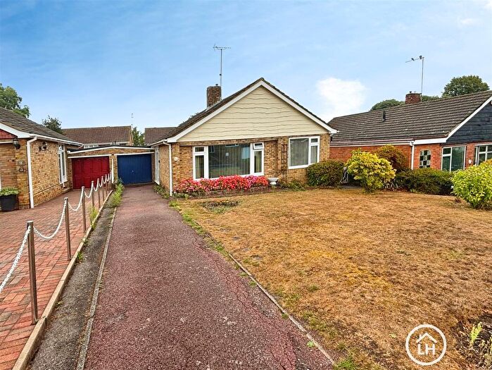 2 Bedroom Bungalow For Sale In Cozenton Close, Rainham, Gillingham, ME8