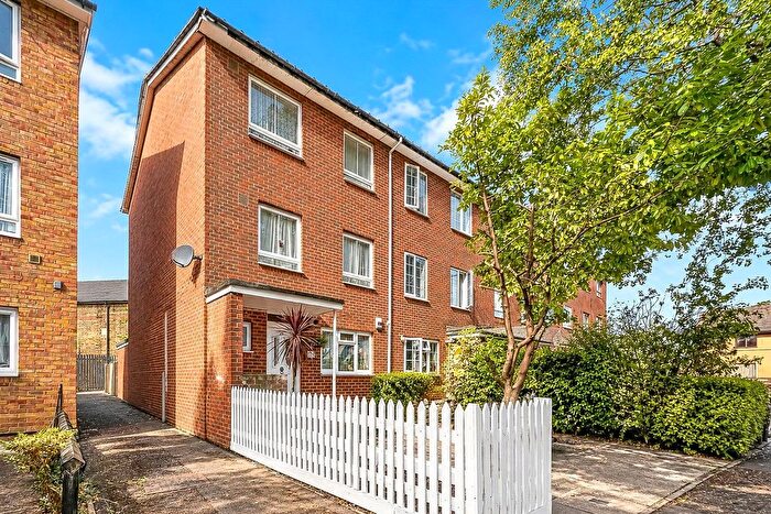 5 Bedroom Property For Sale In Wilkinson Way, Chiswick, W4