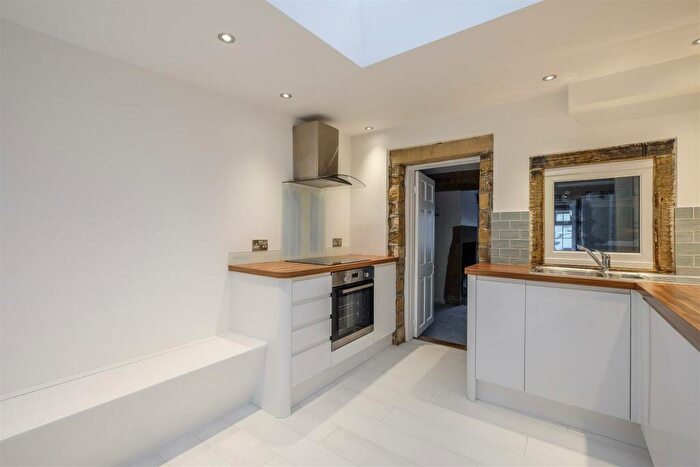 2 Bedroom Cottage For Sale In Warley Town Lane, Warley, Halifax, HX2