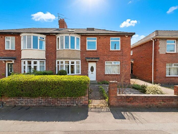 3 Bedroom Maisonette For Sale In Heaton Park View, Heaton, Newcastle Upon Tyne, NE6