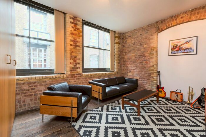 2 Bedroom Flat To Rent In Dingley Place, Clerkenwell, EC1V