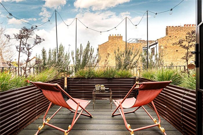 2 Bedroom Flat For Sale In Powis Square, Notting Hill, London, W11