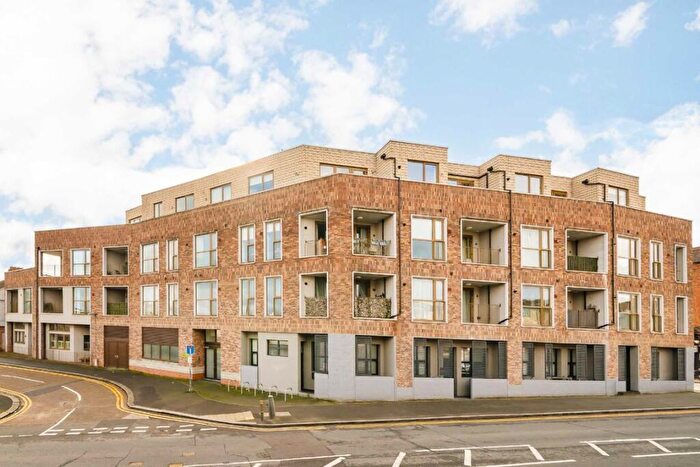 2 Bedroom Flat For Sale In Streatham Road, Imperial Court, CR4