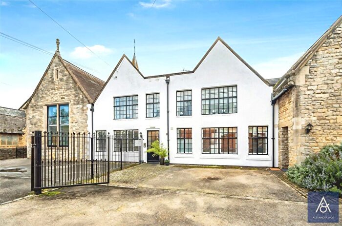 2 Bedroom Apartment For Sale In Hill Street, Brackley, NN13