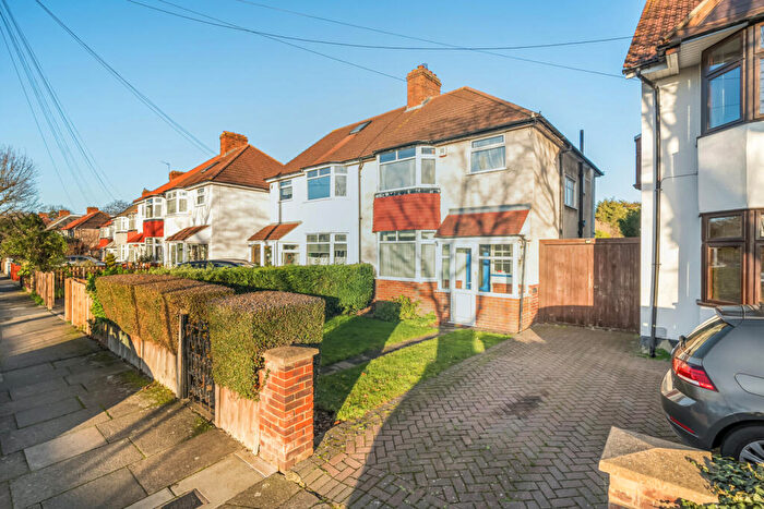 3 Bedroom Semi Detached House For Sale In Begbie Road, London, SE3