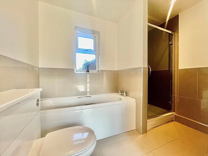 2 Bedroom Bungalow To Rent In Wadesmill, Hertford, SG12