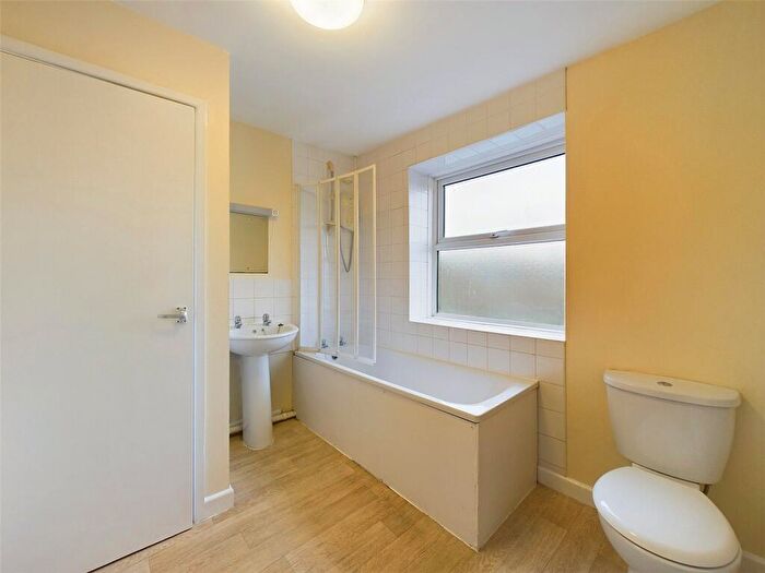2 Bedroom Apartment To Rent In St Georges Square, Cheltenham, Gloucestershire, GL50