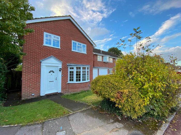 3 Bedroom Property To Rent In Fieldway, Winnersh, Wokingham, RG41