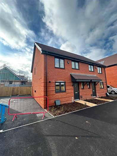 3 Bedroom Semi-Detached House To Rent In Beaulieu Road, Whiteley, Fareham, SO30