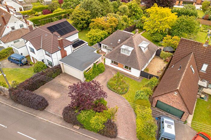 5 Bedroom Garage / Parking For Sale In Ash Hayes Road, Nailsea, North Somerset, BS48