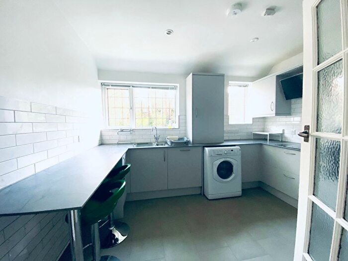 2 Bedroom Flat To Rent In Albemarle Road, York, YO23