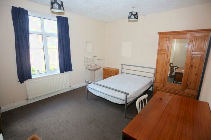 4 Bedroom Terraced House To Rent In Wetherby Grove, Burley, Leeds, LS4