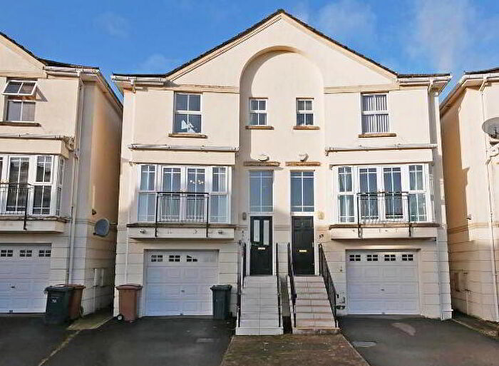 4 Bedroom TownHouse For Sale In The Demesne, Belfast, BT8