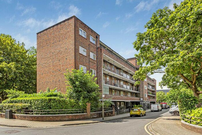 2 Bedroom Flat To Rent In Vermont Road, London, SW18