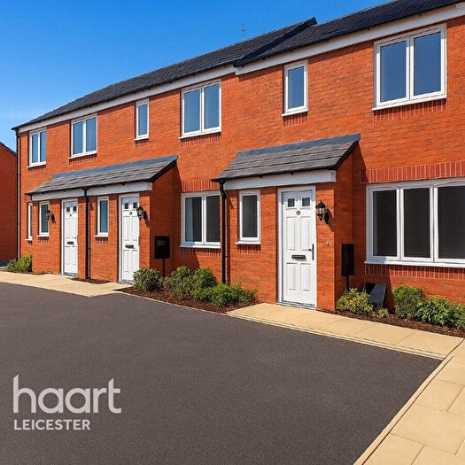 3 Bedroom End Of Terrace House For Sale In While Grove, Leicester, LE8