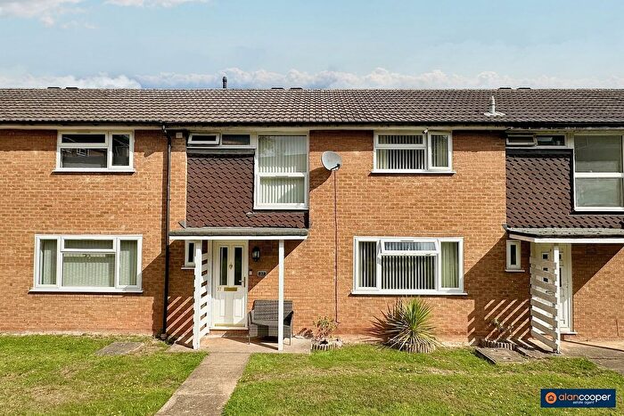 3 Bedroom Terraced House For Sale In Snowdon Close, Grove Farm, Nuneaton, CV10